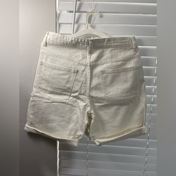 Short - Picture 3 of 4